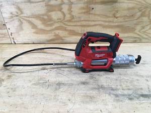 lot 39 image: Milwaukee Grease Gun Model # 2646-20 - Tool Only