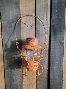 lot 18 image: Vintage Adlake Railroad Lantern