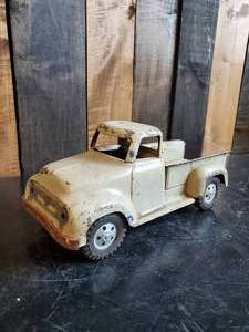 lot 14 image: 1955 Tonka Pickup Truck