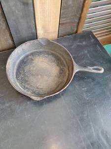 lot 87 image: Griswald Cast Iron Skillet  704