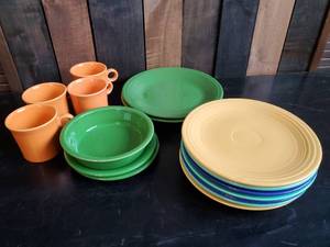 lot 6 image: Vintage Fiestaware