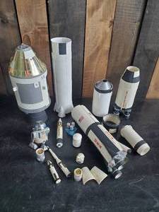 lot 92 image: Lot of Vintage Misc USA Space Shuttle Items and Toy R2D2