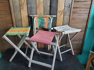lot 98 image: Lot of 4 Vintage Camp Chairs