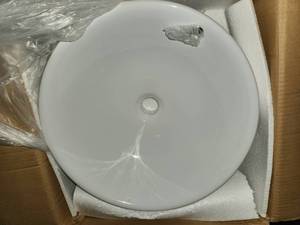 lot 41 image: 2 matching white vessel sinks