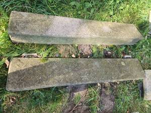lot 58 image: Set concrete steps and landing