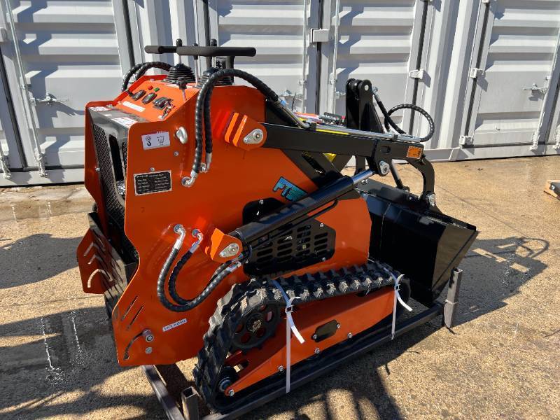 lot 3478 image: 2025 FUTURE Skid Steer Loader FT36C