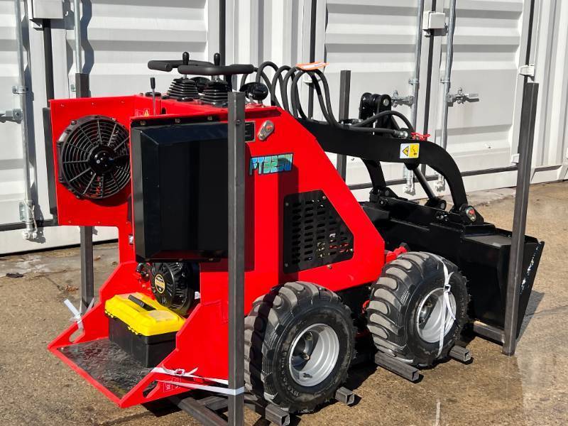 lot 3525 image: FUTURE Skid Steer Loader (323W)