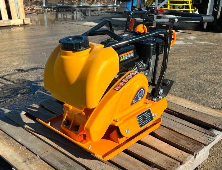 lot 2506 image: FUTURE Vibratory Plate Compactor (FT90)