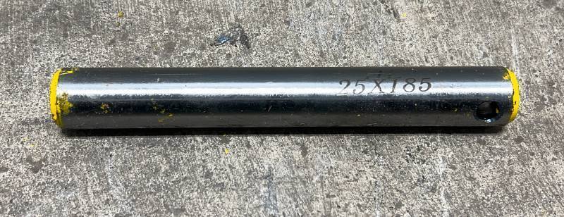 lot 6732 image: LANDHERO Universal Bucket Pins, 25x185 (Bundle of 6)