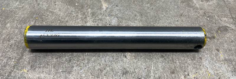 lot 6740 image: LANDHERO Universal Bucket Pins, 45x330 (Bundle of 4)