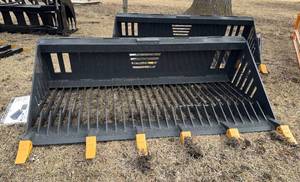 lot 1140 image: Landhonor 66 Rock Bucket (RB-14-66W)