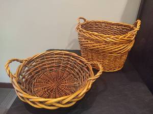 lot 30 image: Two Large Baskets wHandles