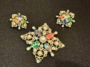 lot 68 image: SARAH COVENTRY Galaxy BroochEarring Set