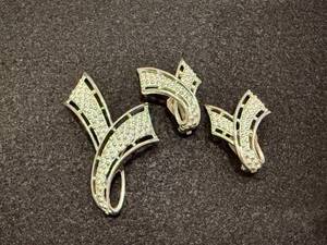 lot 81 image: Vintage EMMONS Brooch and Clip Earrings Set