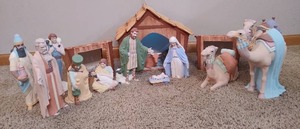 lot 95 image: Vintage ATLANTIC Ceramic Light Up Nativity Scene