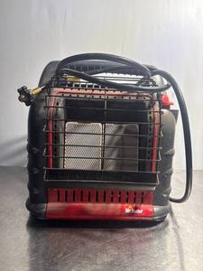 lot 4 image: Mr. Heater Buddy Portable Propane Radiant Heater with Hose Attachment