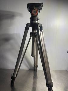 lot 10 image: Vintage ITE T40 Tripod Made in Japan Professional Photography Equipment