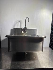 lot 26 image: Commercial Stainless Steel Sink Just Manufacturing WWG116.204.AB.1