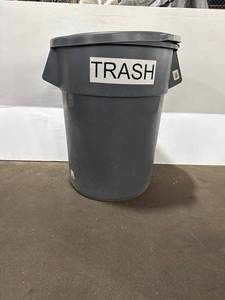 lot 30 image: Large Grey Trash Can with Lid Durable Plastic Garbage Bin Waste Disposal