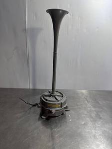 lot 69 image: Federal Signal Corporation Electric Horn Industrial Duty Model 55 A1A 120V 0.75A