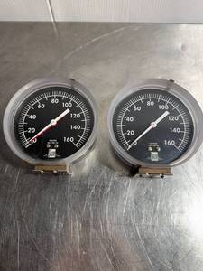 lot 79 image: Pair of Salem Line Pressure Gauges Gauge No. 795-50 in Good Condition