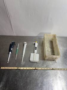 lot 88 image: Lot of 4 Laboratory Pipettes Eppendorf Labsystems Gilson