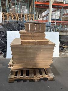 lot 105 image: Large Pallet of Bulk Cardboard Boxes Shipping Storage Solution