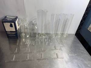 lot 107 image: Laboratory Glassware Set with Schott Duran Beakers and Guth Washbottle