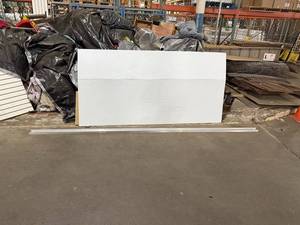 lot 116 image: 12 Aluminum Angle Bar - Lightweight & Corrosion Resistant for Construction