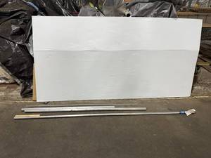 lot 118 image: Large White Corrugated Plastic Sheet with Durable Aluminum Rods Set