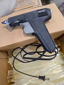 lot 16 image: Glue Gun W 2 boxes of Glue Sticks
