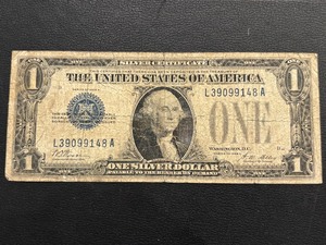 1928 A $1 Dollar Funnyback Silver Certificate