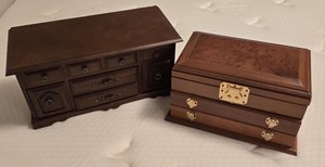 lot 110 image: Two Wooden Jewelry Boxes