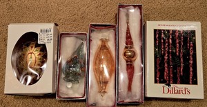 lot 119 image: Vintage Christmas Ornaments