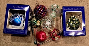 lot 120 image: Eight Vintage Christmas Ornaments