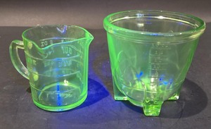 lot 20B image: Green Uranium Vintage Measuring Cups