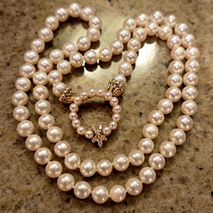 lot 3A image: Exquisite Brand Pearl, 14K Gold & Diamond Necklace