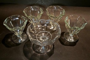 lot 132 image: Clear Sundae Glasses