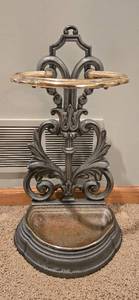 lot 15 image: Antique Cast Iron Umbrella Stand