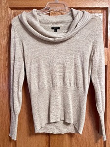 lot 107 image: Womens Apt. 9 Sweater Size L