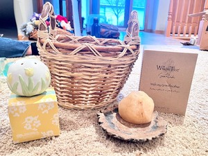 lot 93 image: Willow Tree Figurine, Basket and Other Decor