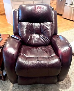 lot 40 image: Brown Leather Massage Recliner Chair