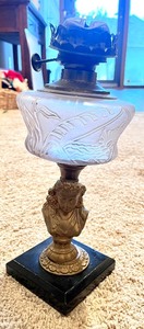 lot 83 image: Antique Figural Lady Bust Oil Lamp