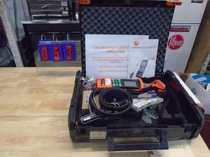 Testo flue gas analyzer 325 mxl. As shown.