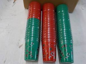 60 ct 10 oz Xmas Plastic Glasses...