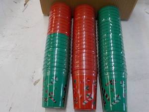 60 ct 10 oz Xmas Plastic Glasses...