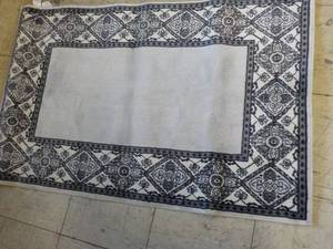 29 x 45 Accent Rug...