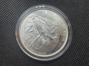 BU NW Territorial Mint 1OZ Prospector Round, Scarce and Near Perfect .999 Silver