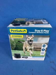 lot 181 image: PetSafe Stay  Play Wireless Fence