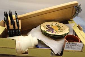 lot 30 image: Mixed Kitchenware Bundle with Decorative Plates, Serving Tray, and Utensils